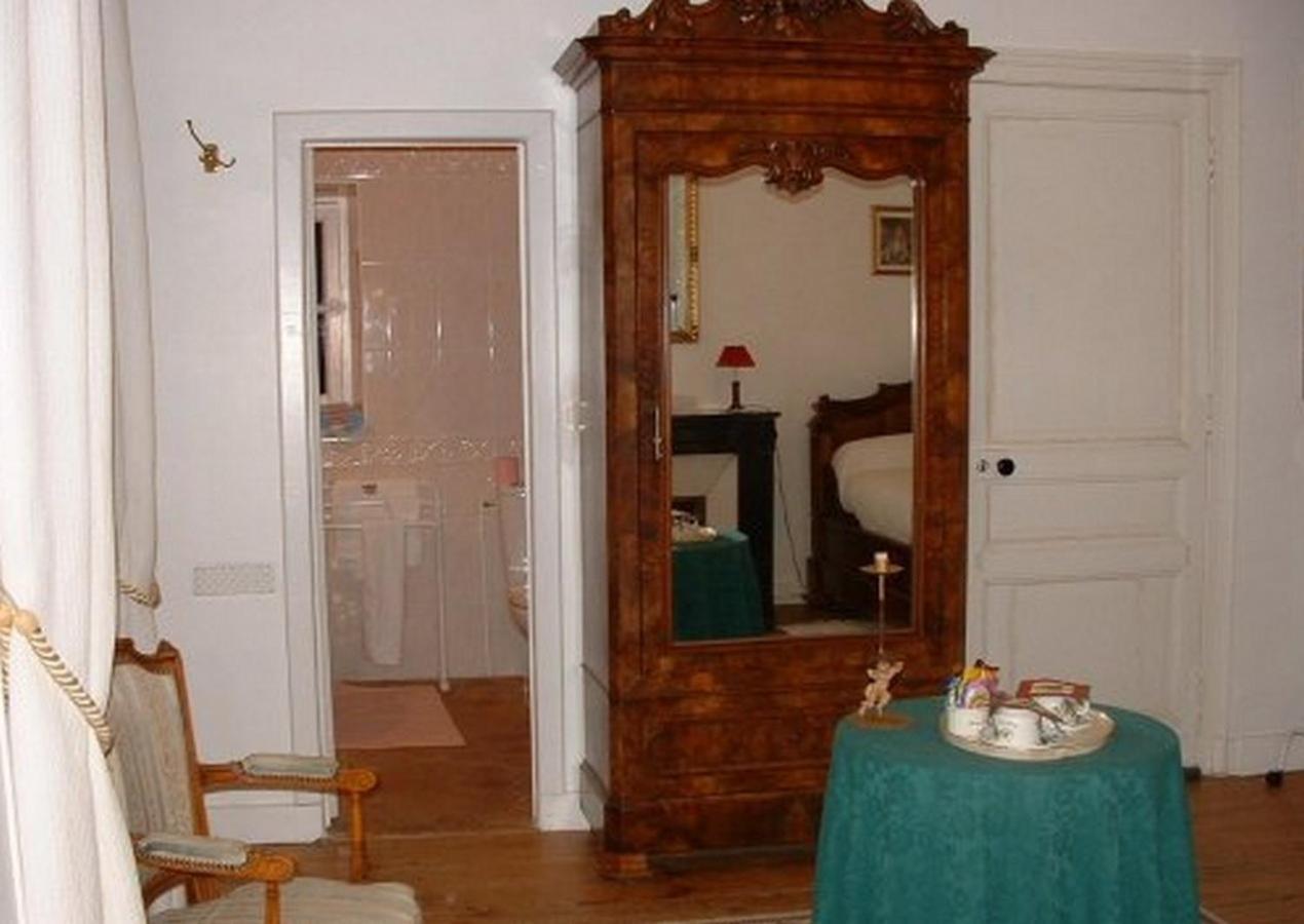 Chambres D'Hotes Le Pont Romain Montfort-le-Gesnois Bagian luar foto
