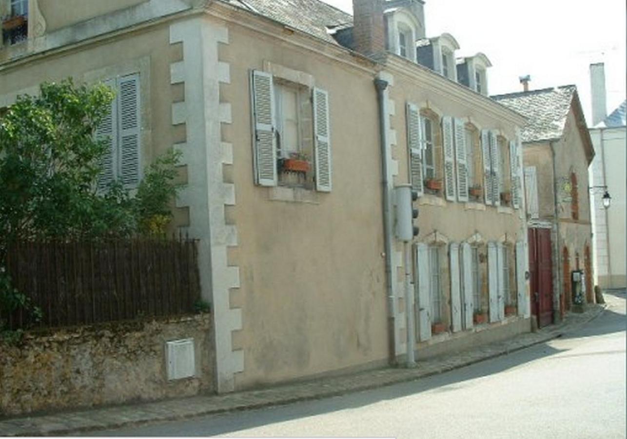 Chambres D'Hotes Le Pont Romain Montfort-le-Gesnois Bagian luar foto