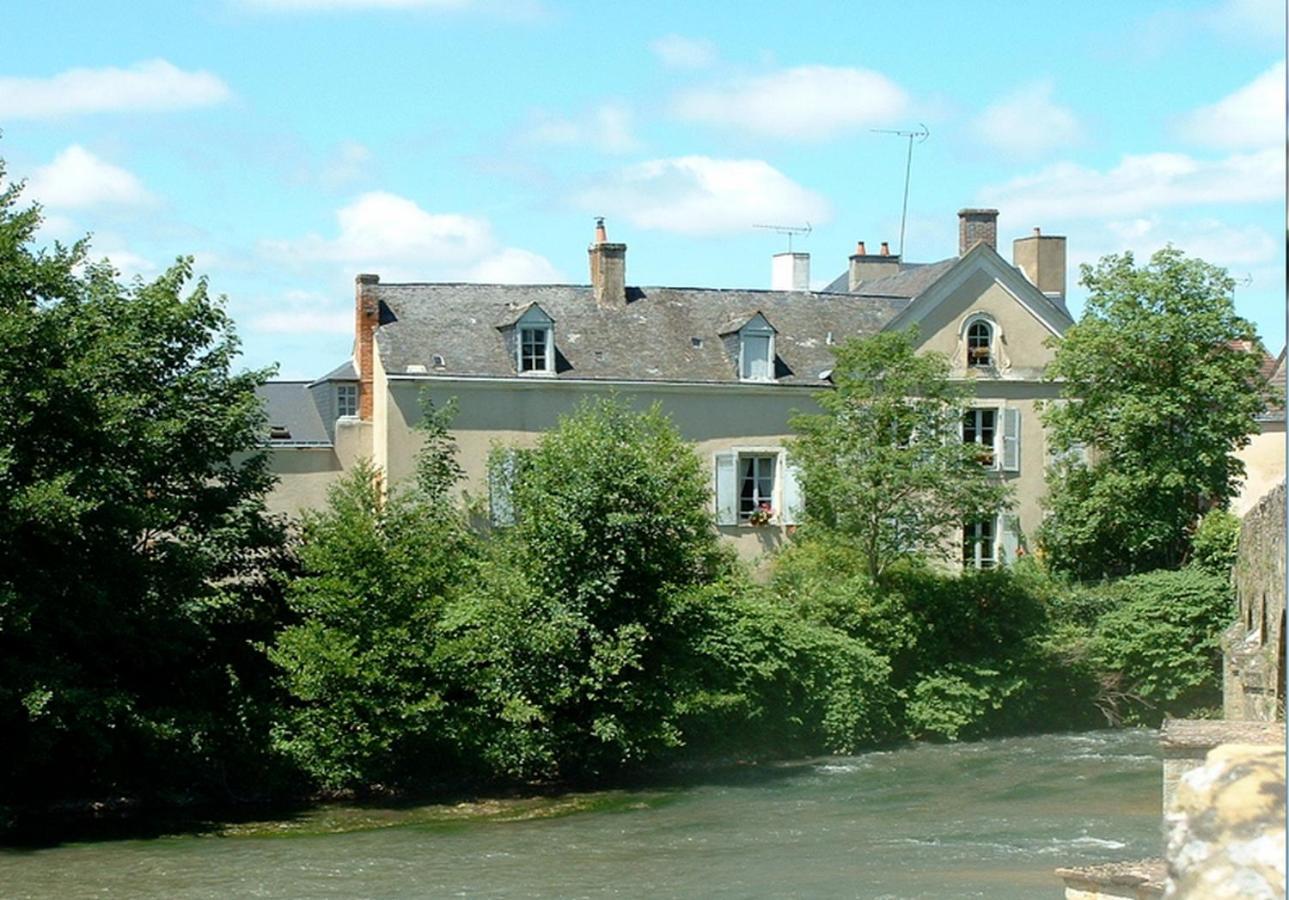 Chambres D'Hotes Le Pont Romain Montfort-le-Gesnois Bagian luar foto